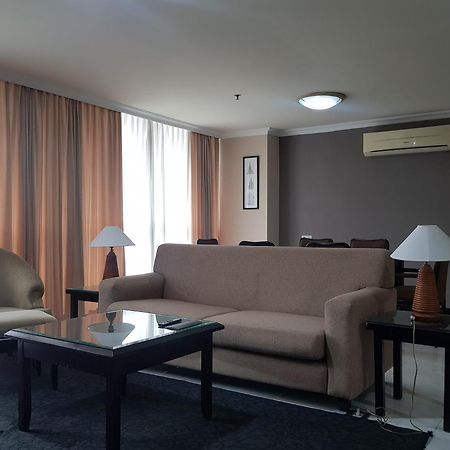 Kristal Hotel Jakarta Exterior foto